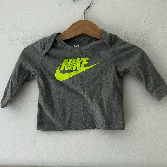 3 Piece Set Nike Baby 6 Months Gray Black Matching Set with Hat - Picture 3 of 12